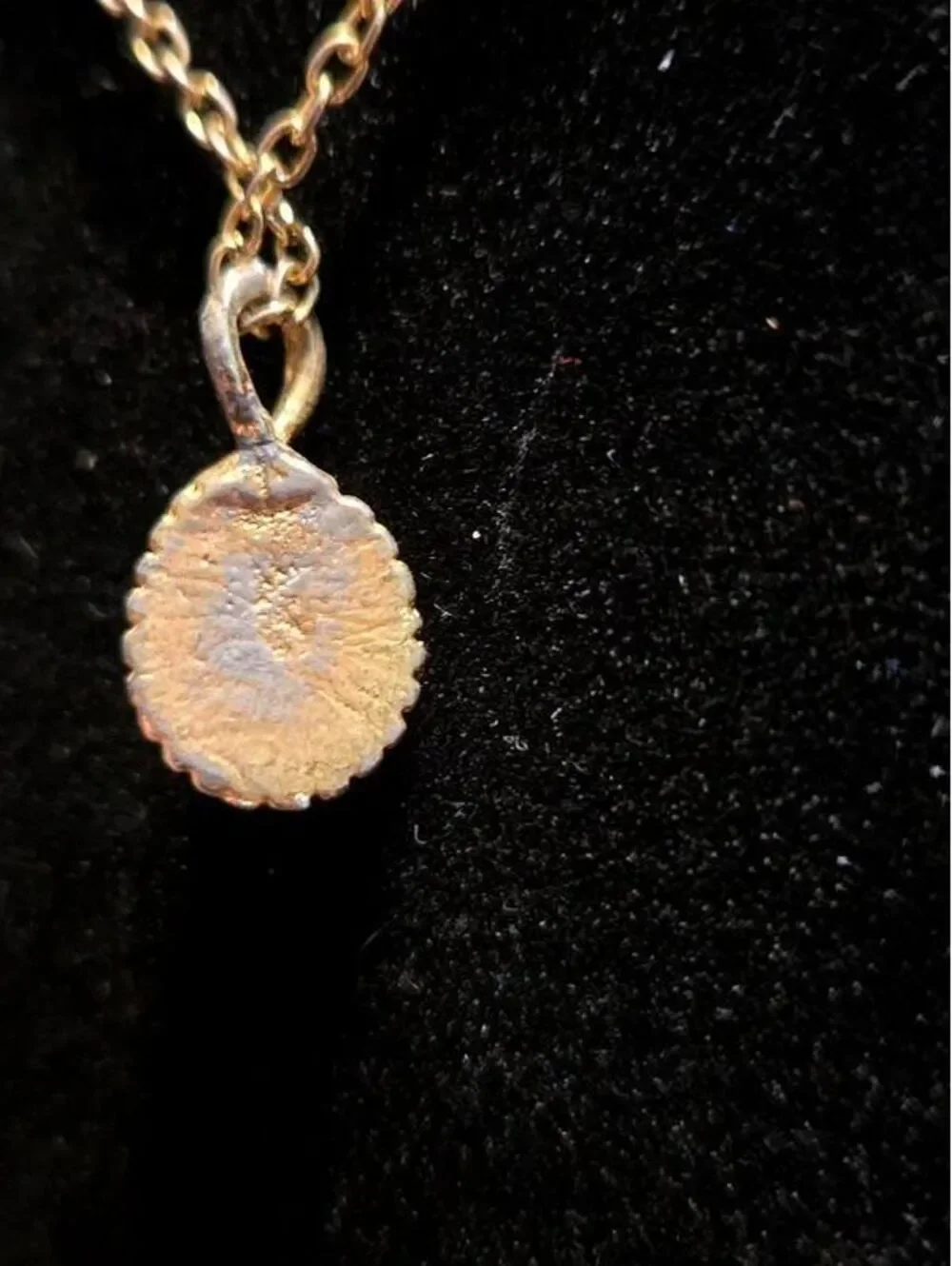 N/A gold tone